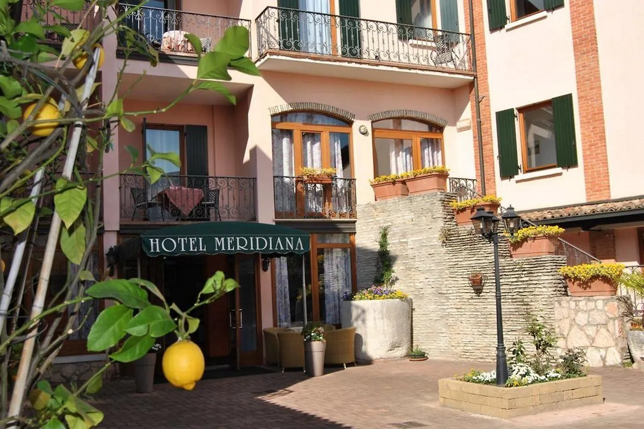 Hotel Meridiana Σιρμιόνε 3*,