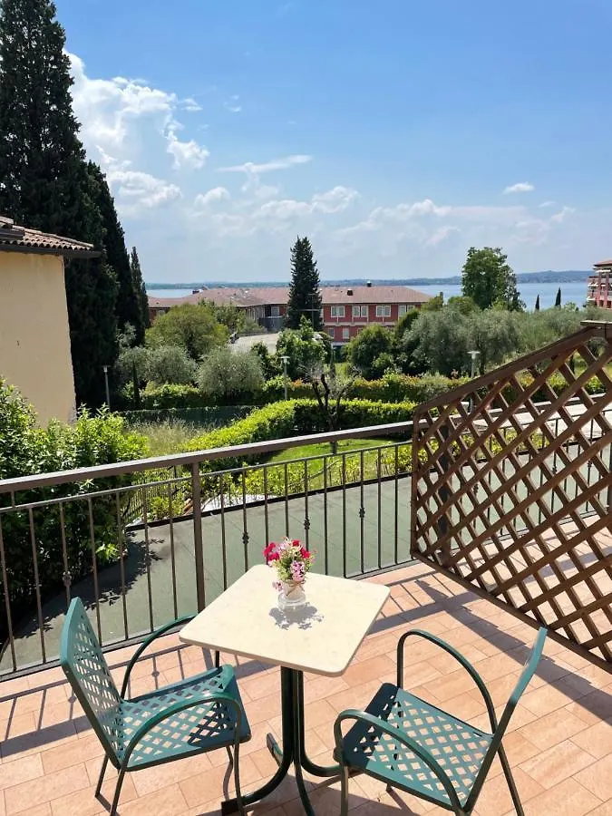 Hotel Meridiana シルミオーネ 3*,  イタリア
