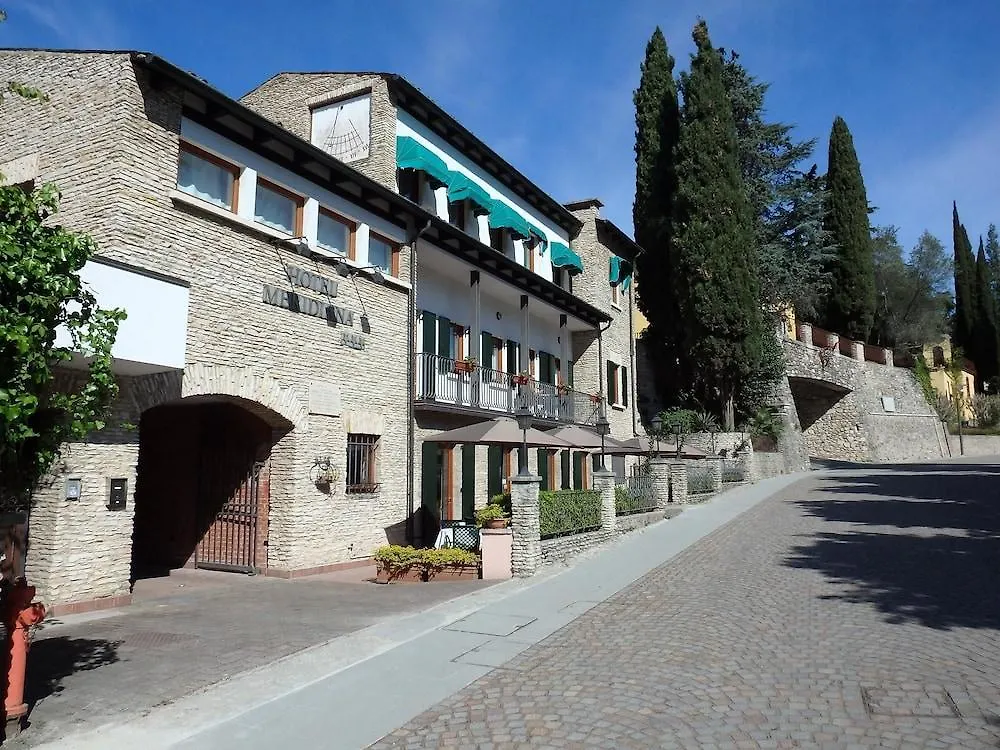Hotel Meridiana シルミオーネ