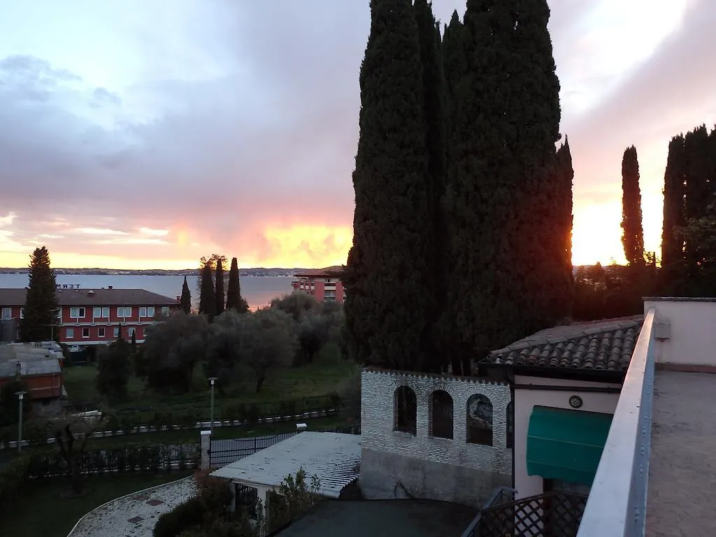 Hotel Meridiana Sirmione 3*,  Italien