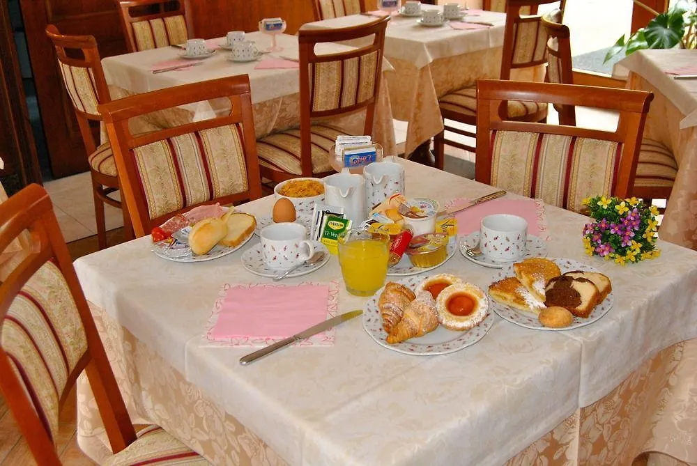 Hotel Meridiana Sirmione 3*,  Italien